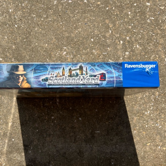 Ravensburger 26601 Scotland Yard 2013 Board Game GERMAN Version NEW Sealed - Picture 6 of 8